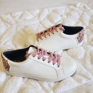 CIRCUS BY SAM EDELMAN WHITE SNEAKERS SIZE 8